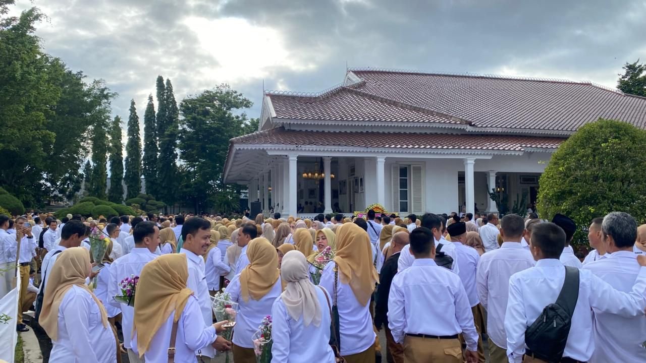 Ribuan Pegawai Pemerintah dengan Perjanjian Kerja (PPPK) Paruh Waktu dilingkungan Pemerintah Kabupaten (Pemkab) Cianjur resmi dilantik, Sabtu 20 Desember 2025.(Cianjur Ekspres/Fauzi Noviandi)