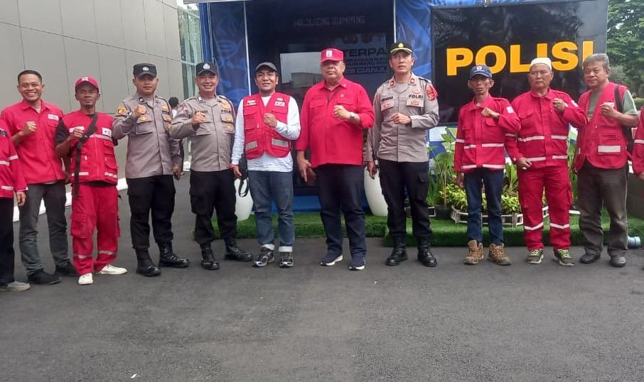 Palang Merah Indonesia (PMI) Kabupaten Cianjur mendirikan posko pelayanan kemanusiaan selama libur panjang akhir tahun
