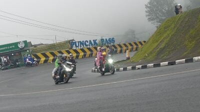 Libur Nataru, Arus Lalu Lintas di Jalan Raya Puncak Cianjur Meningkat