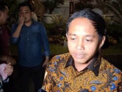 Raja Juli Angkat Suara Soal Gelondongan Kayu Berlebel Kemenhut di Pesisir Lampung
