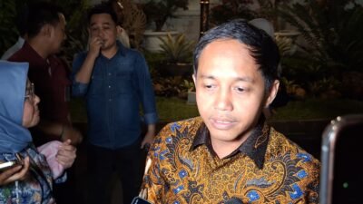 Raja Juli Angkat Suara Soal Gelondongan Kayu Berlebel Kemenhut di Pesisir Lampung