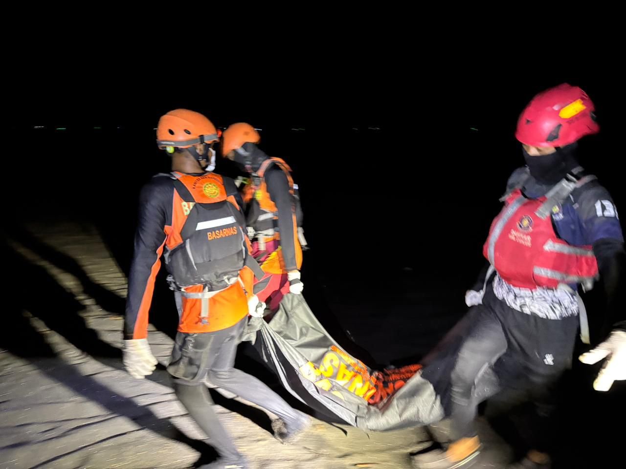 Tim SAR Akhirnya Temukan Jenazah Pelajar Asal Bandung yang Hilang di Pantai Jayanti Cianjur
