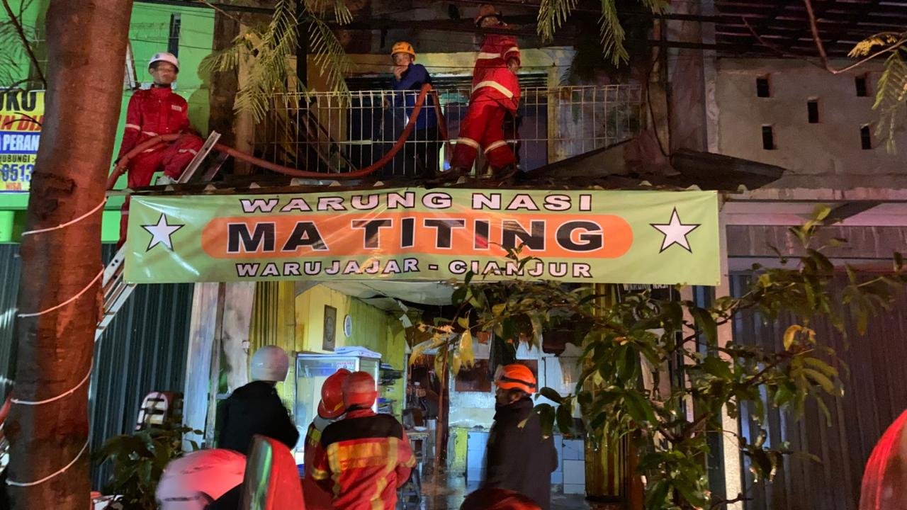 Warnas ‘Legend’ Ma Titing di Warujajar Terbakar Akibat Kebocoran Gas, Saksi Dengar Ledakan