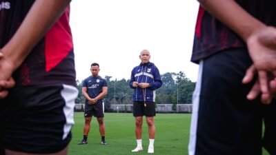 Pelatih Timnas U-20 Indonesia, Nova Arianto, melakukan seleksi pemain untuk Timnas U-20 melalui pemusatan latihan (TC) dalam dua gelombang.