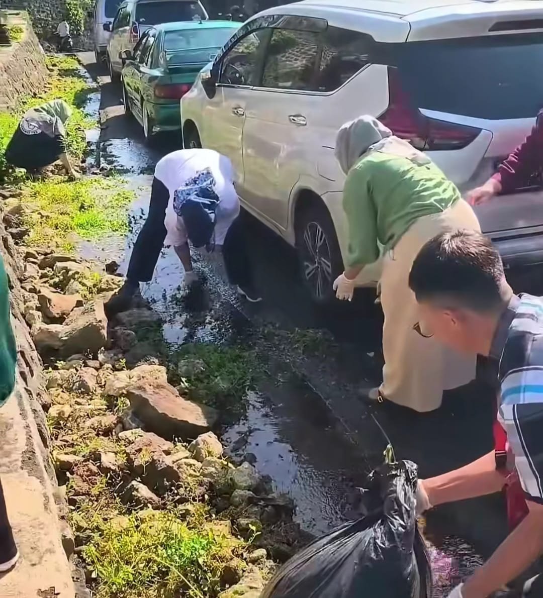 RSUD Cimacan Rutin Lakukan Kegiatan Jumat Bersih