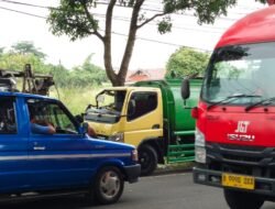 Diduga Sopir Mengantuk, Truk Tangki Air Tabrak Fuso di Warungkondang Cianjur
