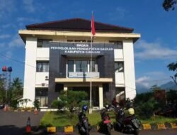 Bapenda Cianjur Tertibkan Puluhan Reklame di Empat Kecamatan