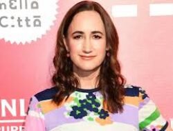 Penulis Bestseller Sophie Kinsella Meninggal Dunia pada Usia 55 Tahun