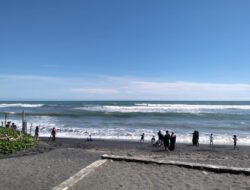 Pengunjung Pantai Apra Kecamatan Sindangbarang Meningkat 50 Persen Selama Libur Nataru