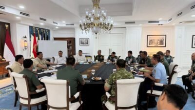 Presiden Prabowo Subianto melakukan pertemuan rutin bersama sejumlah pejabat utama Tentara Nasional Indonesia (TNI) di Istana Merdeka, Jakarta, Jumat 16 Januari 2026.