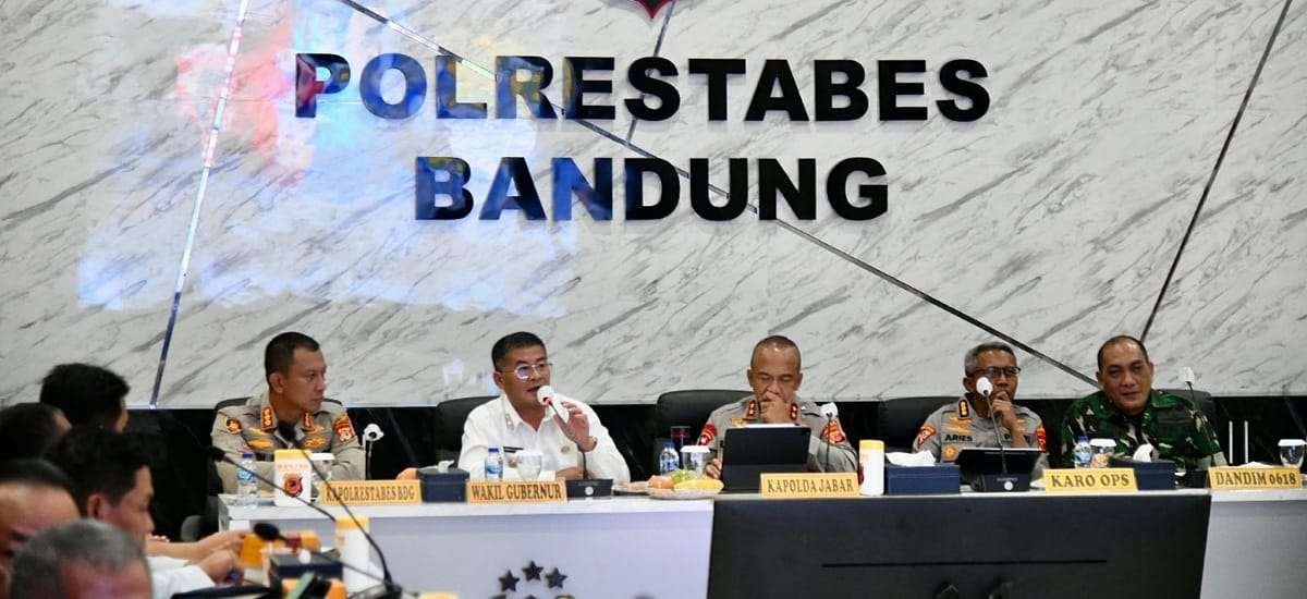 Rakor pengamanan pertandingan Persib-Persija di Aula Mapolrestabes Bandung, Kamis 8 Januari 2026.