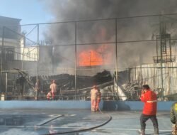 2,5 Jam Proses Pemadaman, Kebakaran di Toko Sanya Cianjur Berhasil Dipadamkan