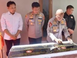 Bupati Cianjur Dampingi Kapolda Jabar Resmikan Rumah Layak Huni di Sukanagara
