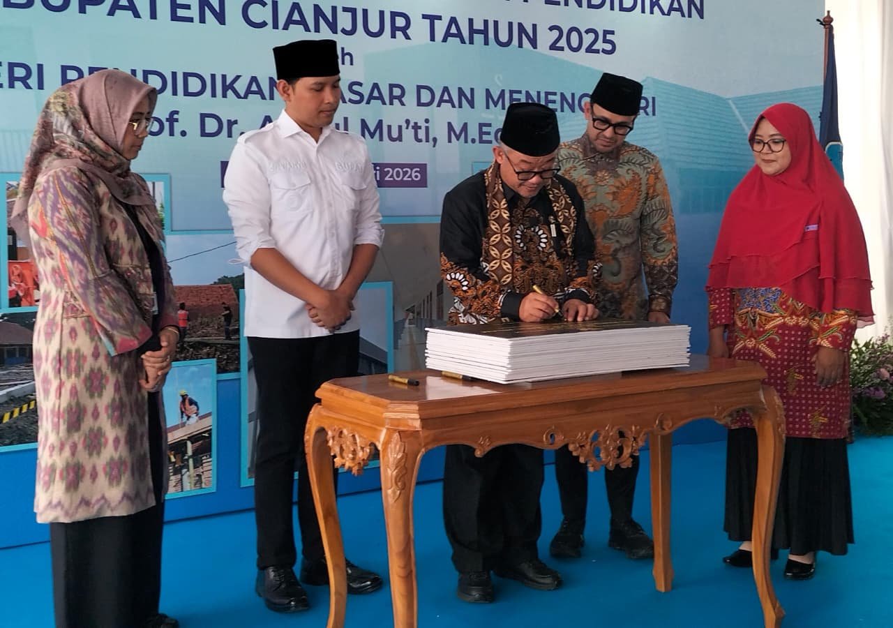 Mendikdasmen RI Resmikan 83 Sekolah Hasil Revitalisasi di Cianjur