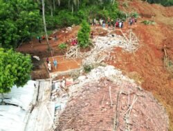 BNPB Serahkan 17 Hunian Sementara bagi Warga Terdampak Longsor di Cilacap