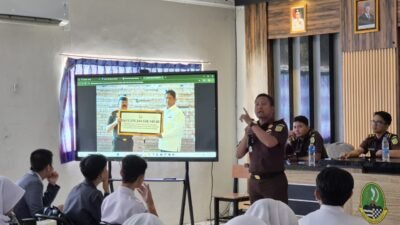 Jaksa Masuk Sekolah, Kejari Cianjur Beri Edukasi Hukum di SMKN 1 Cianjur