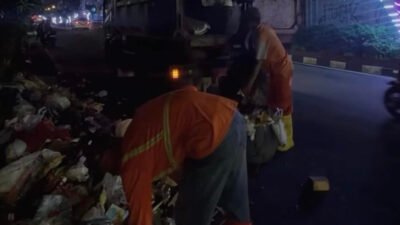 Dinas Lingkungan Hidup (DLH) Kabupaten Cianjur menyebutkan volume sampah selama bulan Ramadhan mengalami peningkatan hingga 20 ton per hari.