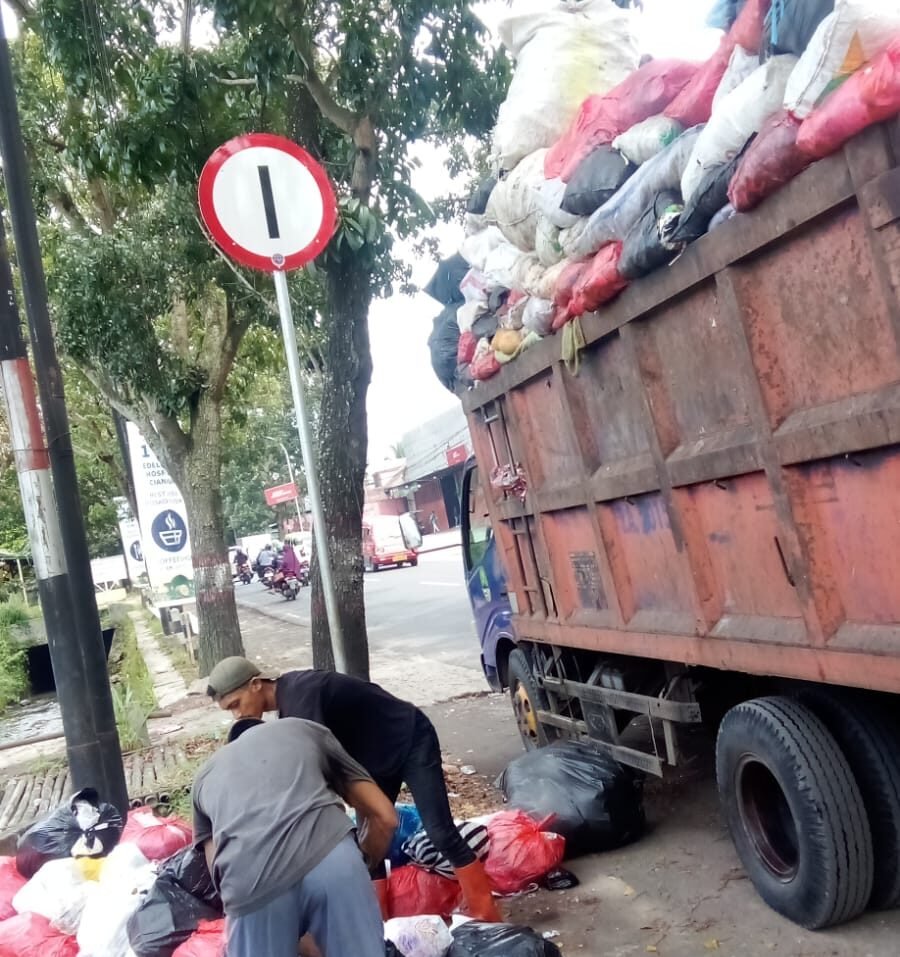 DLH Cianjur Angkut 1.725 Ton Sampah Selama H-1 hingga H+2 Lebaran