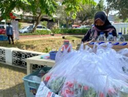 Lebaran 2026, Penjualan Bunga Tabur di Taman Makam Pahlawan Cianjur Menurun