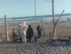 Pantai Apra Sindangbarang Cianjur Dipadati Ribuan Pengunjung Saat Libur Lebaran