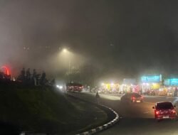 Jalur Puncak Diselimuti Kabut Tebal, Pengendara Diminta Ekstra Hati-Hati Saat Arus Balik Lebaran