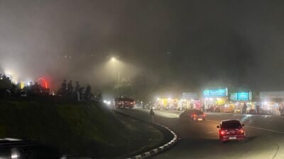 Jalur Puncak Diselimuti Kabut Tebal, Pengendara Diminta Ekstra Hati-Hati Saat Arus Balik Lebaran