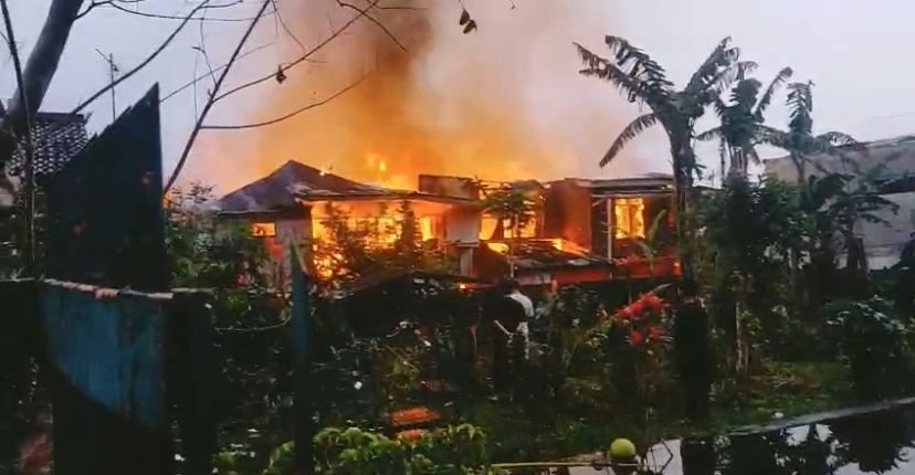 Belasan Rumah di Cipanas Cianjur Ludes Terbakar, Diduga Akibat Kebocoran Gas