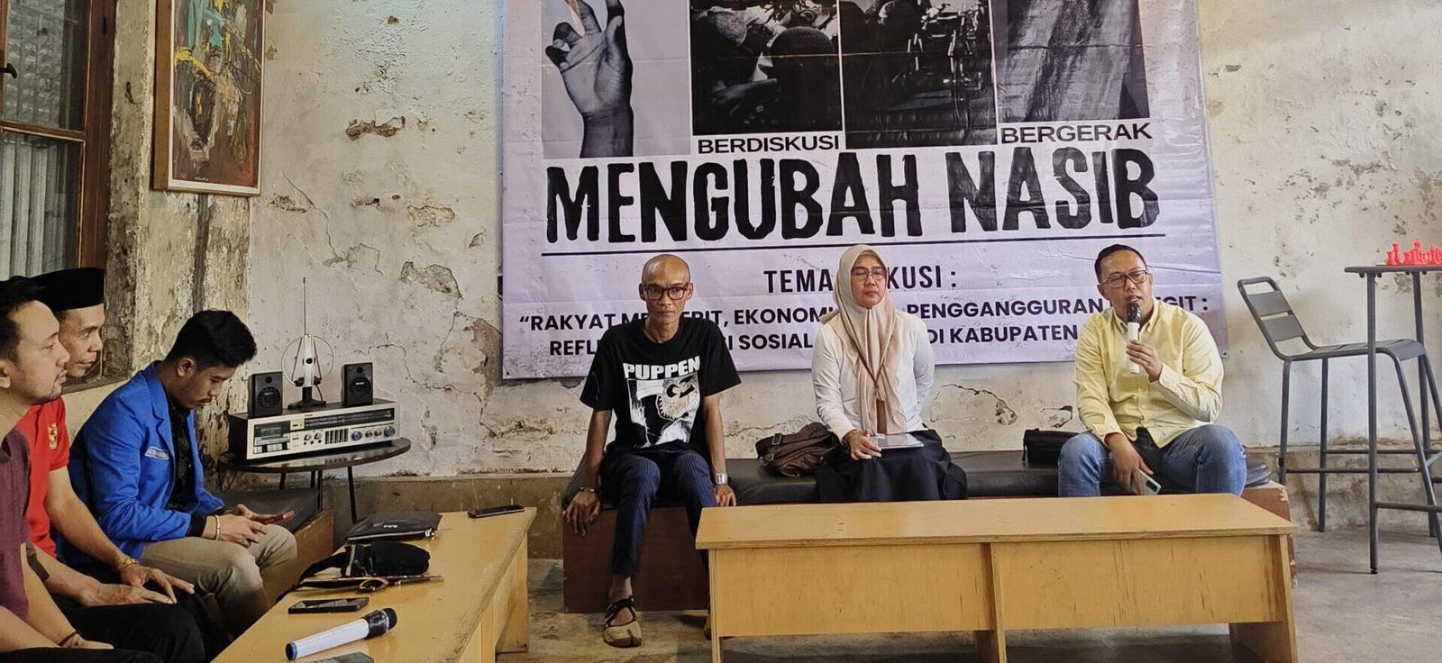 diskusi publik