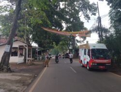 Bapenda Cianjur Tertibkan Ratusan Reklame Melanggar Aturan