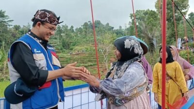 Jembatan 'Titian Persatuan" penghubung antara Kampung Cilonok, Desa Cilangari, Kecamatan Gununghalu, Kabupaten Bandung Barat (KBB) dengan Kampung Jamilega, Desa Sukasirna, Kecamatan Campakamulya, Kabupaten Cianjur, diresmikan Anies Baswedan, Minggu 19 April 2026.