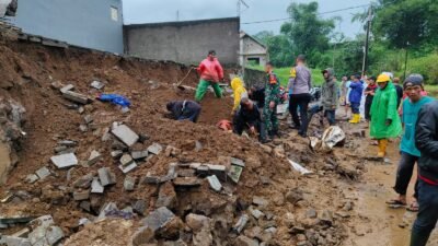 TPT Longsor di Pacet, Pekerja Tewas Tertimbun