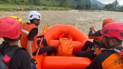 Anak 10 Tahun Dikabarkan Tenggelam di Sungai Cikondang, Tim SAR Lakukan Pencarian