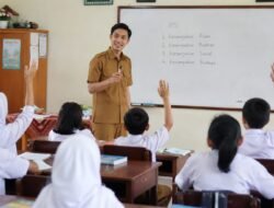 Guru Honorer Cianjur Harap Diangkat Penuh Waktu