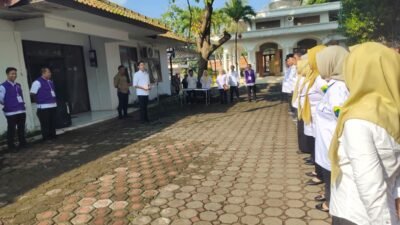 Bupati Cianjur, Mohammad Wahyu Ferdian melepas tim siaga pemeriksaan hewan kurban di halaman Kantor Dinas Peternakan, Kesehatan Hewan, dan Perikanan (DPKHP) Kabupaten Cianjur, Selasa 19 Mei 2026.