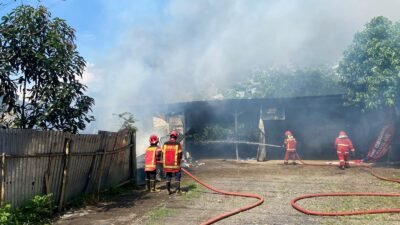 Api Lahap Rumah dan Gudang Bengkel di Cugenang, Mobil Customer Selamat