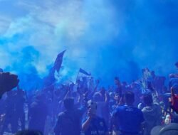 Cianjur Membiru, Ribuan Bobotoh Antusias Sambut Kakang Rudianto dan Robi Darwis di Perbatasan