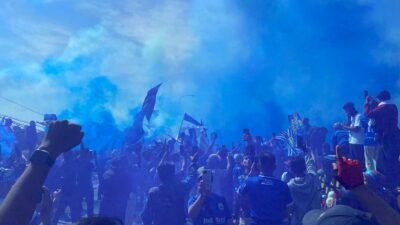 Cianjur Membiru, Ribuan Bobotoh Antusias Sambut Kakang Rudianto dan Robi Darwis di Perbatasan