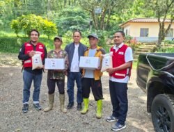 PMI Cianjur Salurkan Bantuan untuk Korban Banjir di Batulawang Cipanas