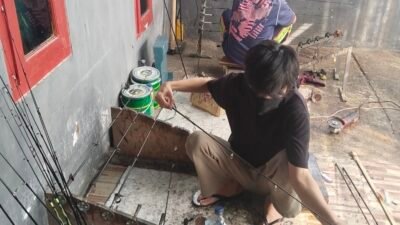 Pelemahan Rupiah Tekan UMKM Pengrajin Joran di Cianjur