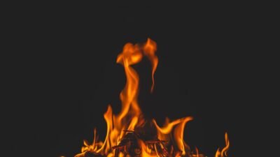 Bus Pariwisata Terbakar di Tol Jakarta-Cikampek KM 55 Karawang, Seluruh Penumpang Selamat