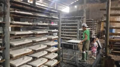 Harga Kedelai Melonjak, Industri Tahu di Cianjur Tertekan