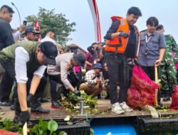 Polres Cianjur, Pemkab dan Pandawara Group Bersihkan Eceng Gondok di Waduk Jangari