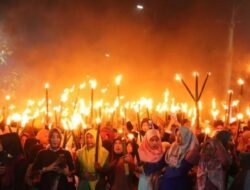 Makna Pawai Obor dalam Perayaan Tahun Baru Islam 1 Muharram