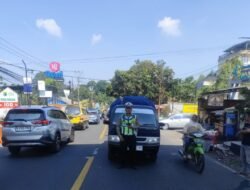 Libur Sekolah, Jalur Puncak Cianjur Dipadati Kendaraan Wisatawan