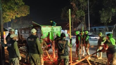 Puluhan Kios Liar di Jalur Cianjur – Bandung Dibongkar, Diduga Kerap Jadi Tempat Pesta Miras