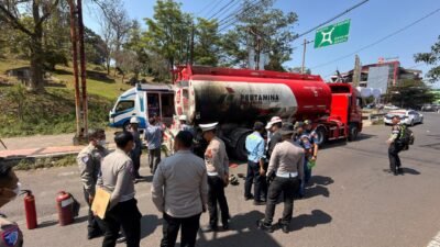 Polisi Selidiki Penyebab Truk Tangki Pertamina Terbakar 