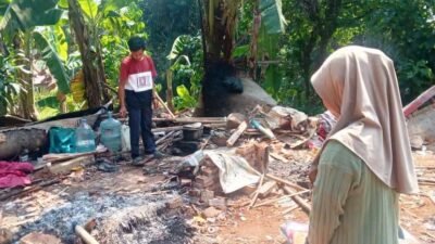 Lagi Tidur, Pria di Cibeber Tertimpa Rumah Roboh Sampai Terluka