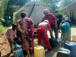 Lima Mobil Tangki Disiagakan Penuhi Kebutuhan Air Bersih di 14 Kecamatan Terdampak Kekeringan