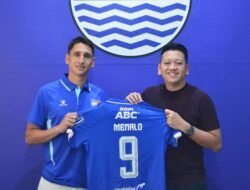 Luka Menalo Kenakan Nomor Punggung 9 di PERSIB, Terinspirasi Ronaldo Nazario