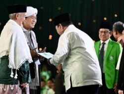 Presiden Prabowo Terima Dokumen Kesepakatan Ijtima Ulama pada Harlah PKB ke-28